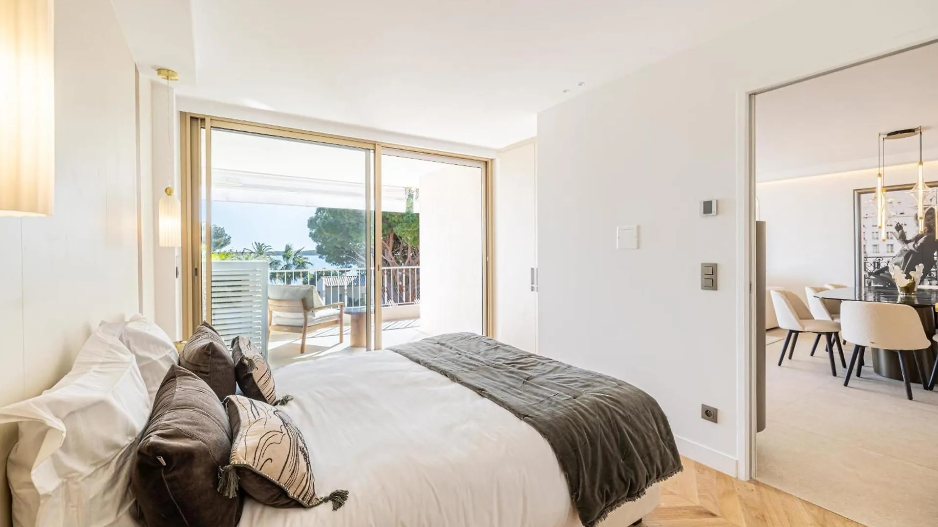 Ref 1981 - Cannes Sea View Apartment Cannes Palm Beach