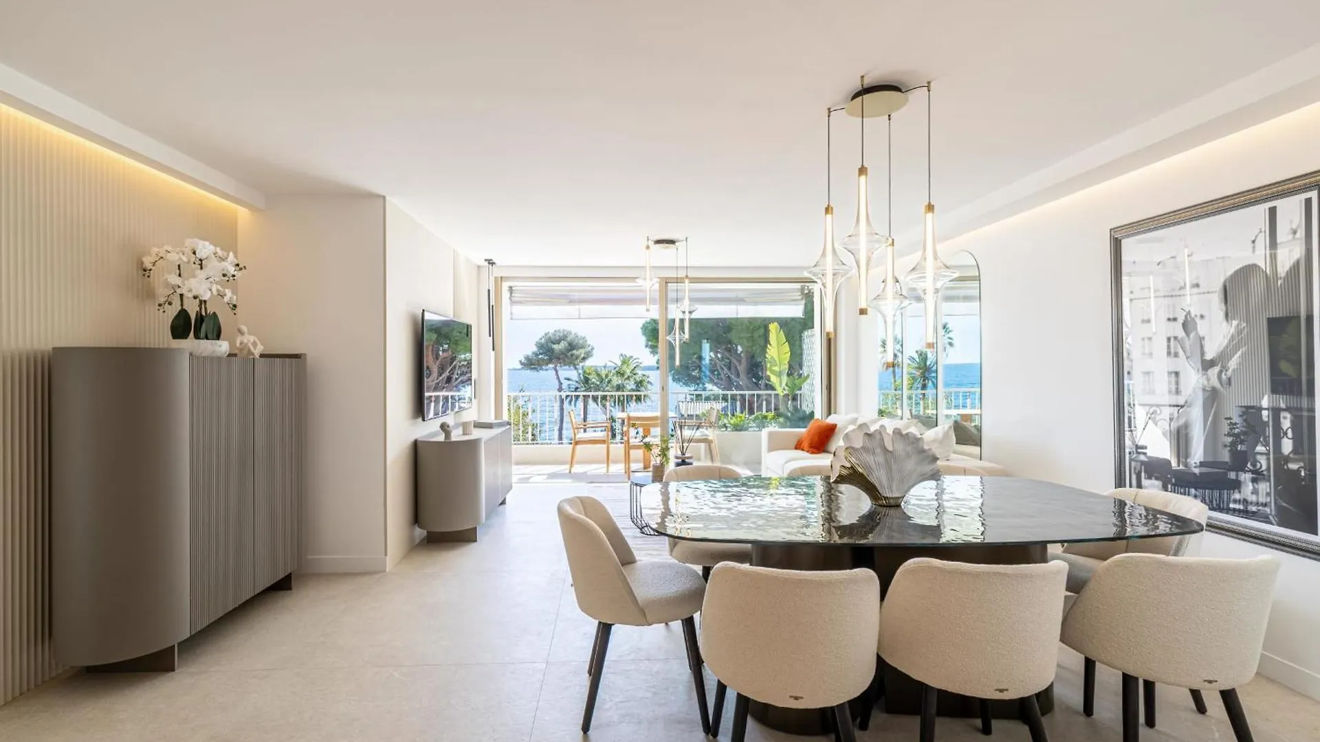 Ref 1981 - Cannes Sea View Apartment Cannes Palm Beach France