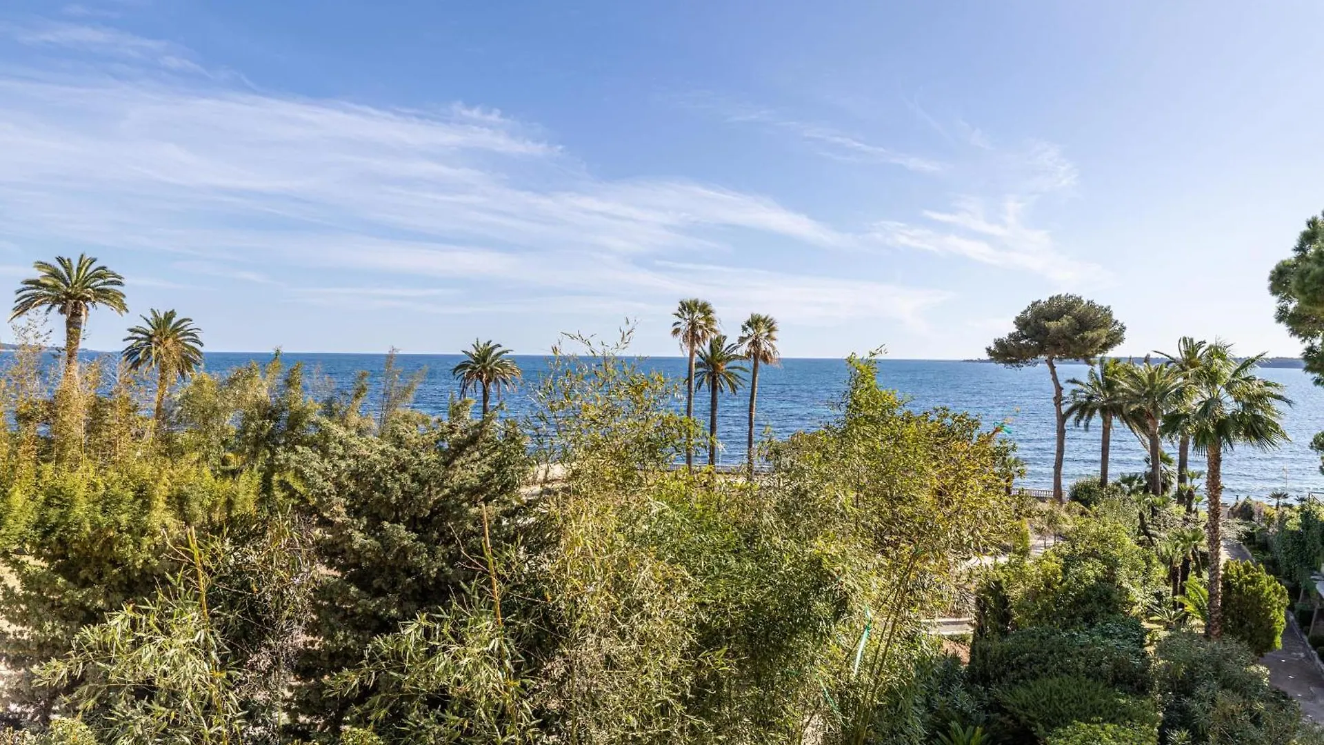Ref 1981 - Cannes Sea View Apartment Cannes Palm Beach